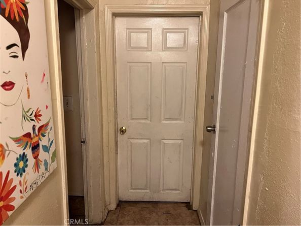 913 E 87th Street, Los Angeles CA 90002