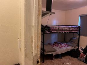 913 E 87th Street, Los Angeles CA 90002