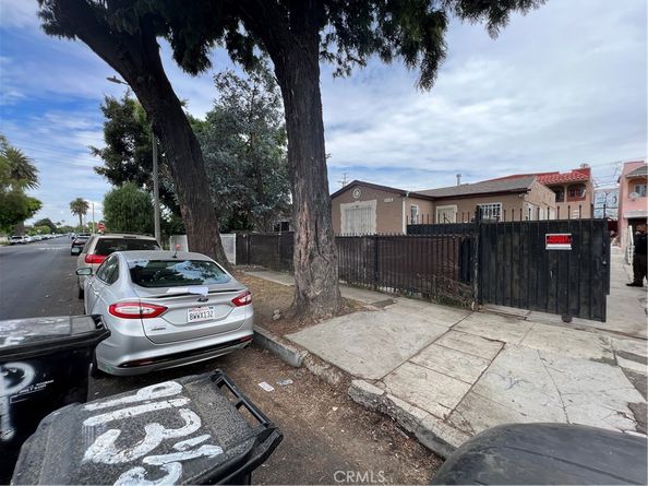 913 E 87th Street, Los Angeles CA 90002