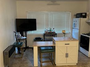 1605 W 87th, Los Angeles CA 90047