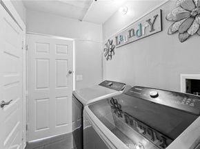 1665 Arlington, Los Angeles CA 90019