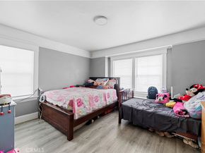 1665 Arlington, Los Angeles CA 90019