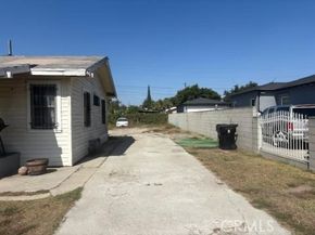 1413 E 77th Street, Los Angeles CA 90001