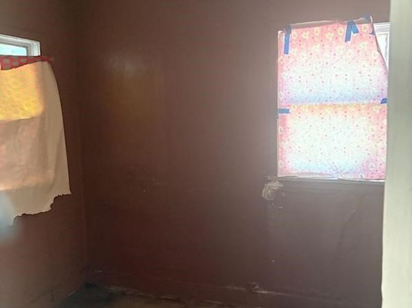 1413 E 77th Street, Los Angeles CA 90001