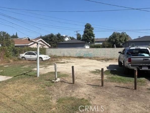 1413 E 77th Street, Los Angeles CA 90001