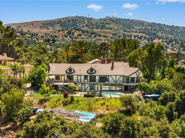 2360 Oakleaf Canyon Road, Walnut CA 91789