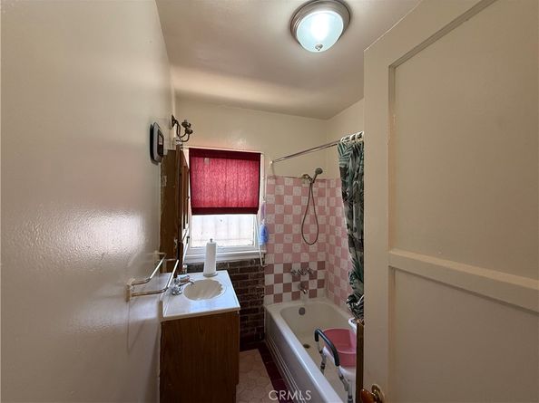 126 E 118th Place, Los Angeles CA 90061