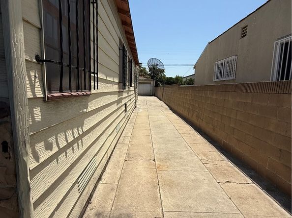 126 E 118th Place, Los Angeles CA 90061