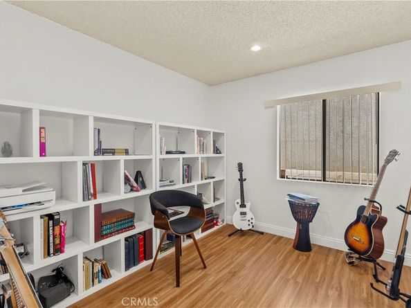 1832 Redcliff Street, Los Angeles CA 90026