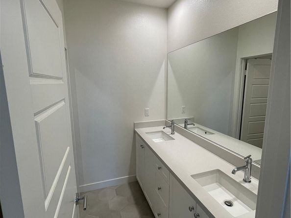 4283 S Hollyhock Paseo 31, Ontario CA 91761