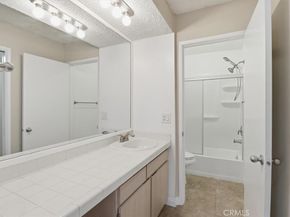 1517 E Garfield 32, Glendale CA 91205