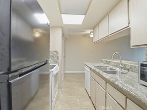 1517 E Garfield 32, Glendale CA 91205