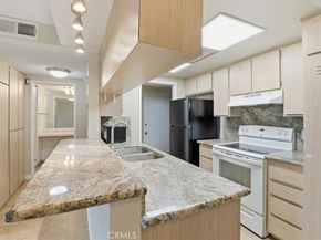 1517 E Garfield 32, Glendale CA 91205