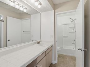 1517 E Garfield 32, Glendale CA 91205