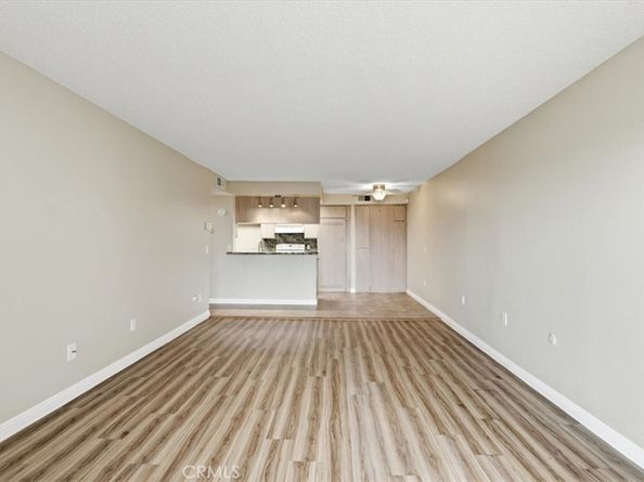 1517 E Garfield 32, Glendale CA 91205