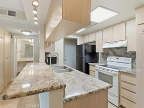 1517 E Garfield 32, Glendale CA 91205