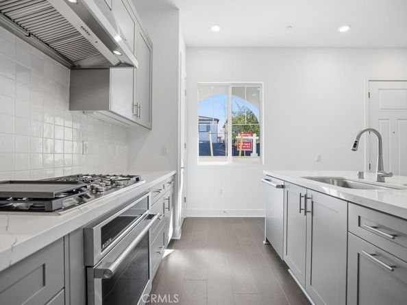 689 Beacon, Irvine CA 92618