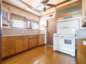 6130 Whitsett Ave, North Hollywood CA 91606