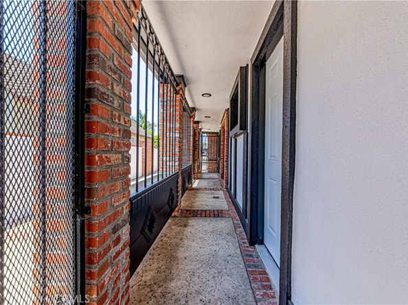 5334 S Victoria Avenue, Los Angeles CA 90043