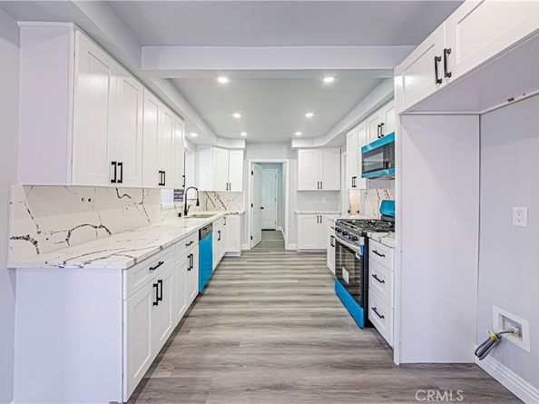 5334 S Victoria Avenue, Los Angeles CA 90043