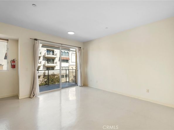 217 S Marengo 304, Pasadena CA 91101