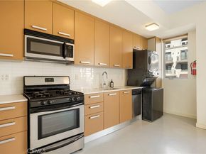 217 S Marengo 304, Pasadena CA 91101