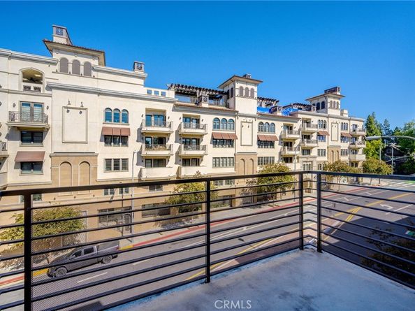 217 S Marengo 304, Pasadena CA 91101