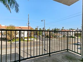 14804 Magnolia 6, Sherman Oaks CA 91403