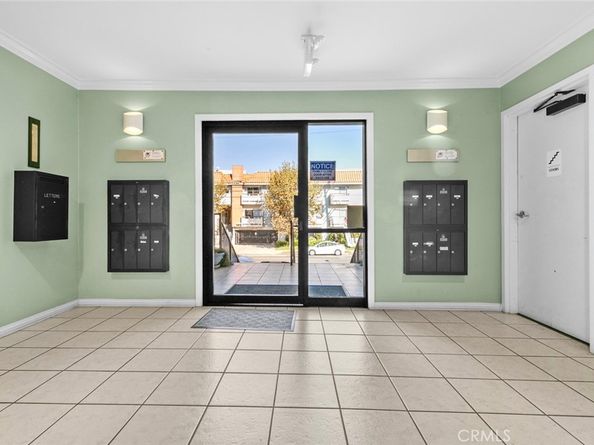 14804 Magnolia 6, Sherman Oaks CA 91403