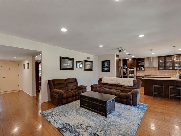 5406 Hazeltine Avenue, Sherman Oaks CA 91401