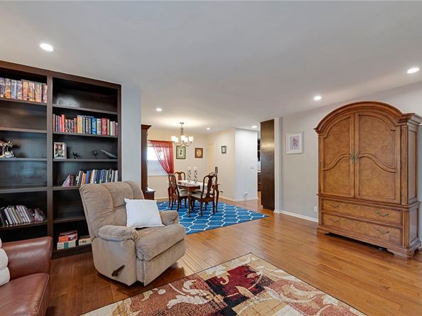 5406 Hazeltine Avenue, Sherman Oaks CA 91401