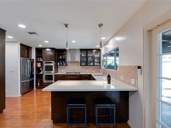 5406 Hazeltine Avenue, Sherman Oaks CA 91401