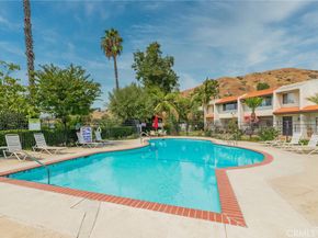 9555 Via Venezia, Burbank CA 91504