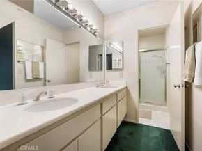 9555 Via Venezia, Burbank CA 91504