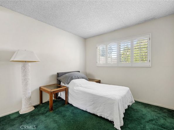 9555 Via Venezia, Burbank CA 91504