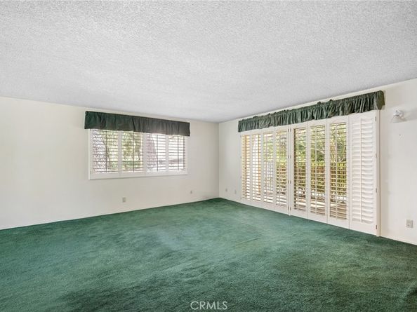 9555 Via Venezia, Burbank CA 91504