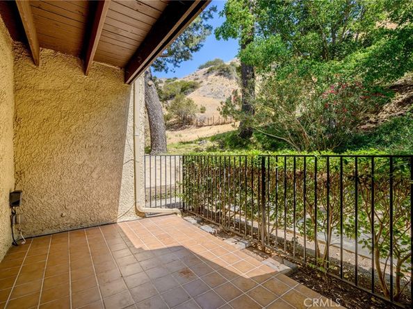 9555 Via Venezia, Burbank CA 91504