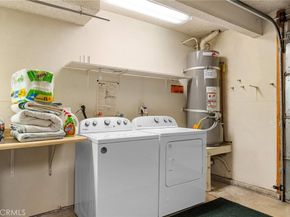 9555 Via Venezia, Burbank CA 91504