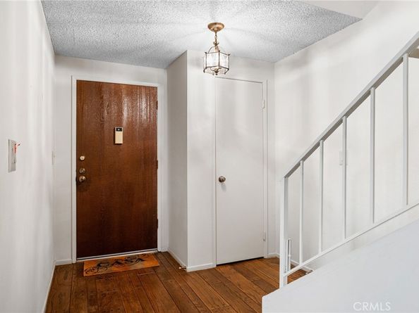 9555 Via Venezia, Burbank CA 91504