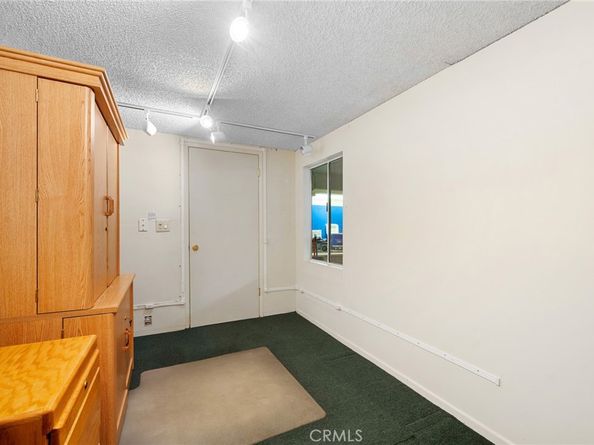 9555 Via Venezia, Burbank CA 91504