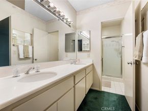 9555 Via Venezia, Burbank CA 91504
