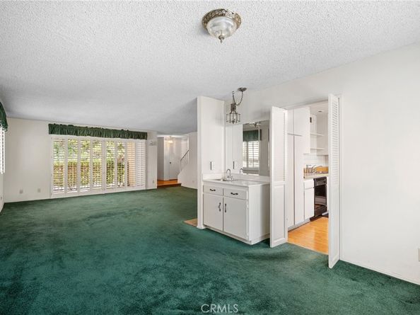 9555 Via Venezia, Burbank CA 91504