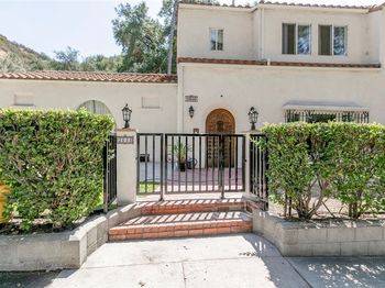2644 E Chevy Chase Drive