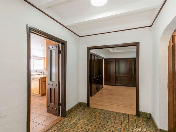 2644 E Chevy Chase Drive, Glendale CA 91206