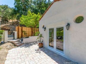 2644 E Chevy Chase Drive, Glendale CA 91206