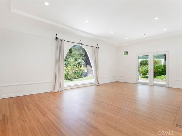2644 E Chevy Chase Drive, Glendale CA 91206