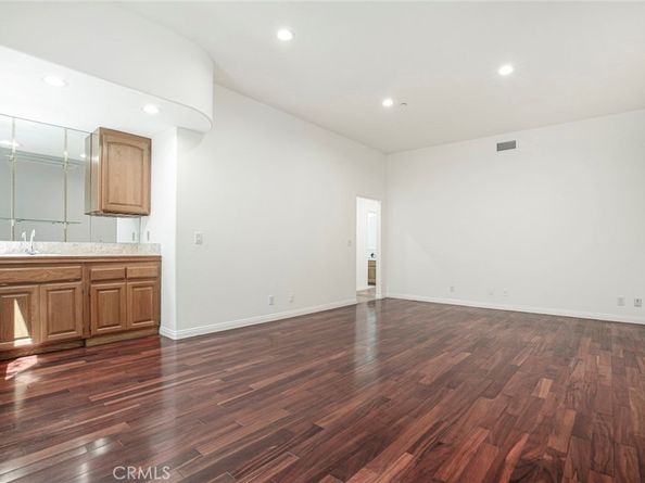 2644 E Chevy Chase Drive, Glendale CA 91206