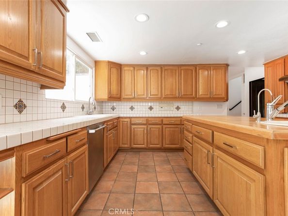 2644 E Chevy Chase Drive, Glendale CA 91206
