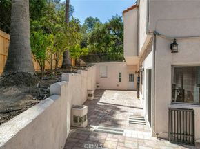 2644 E Chevy Chase Drive, Glendale CA 91206