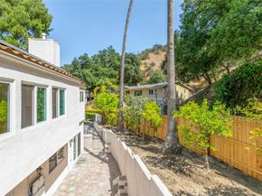 2644 E Chevy Chase Drive, Glendale CA 91206